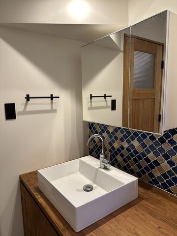 ���ʑ�E���ʏ� �ؐ��̃J�E���^�[�₩�킢���^�C�����g�����������̐��ʎ��ł��B