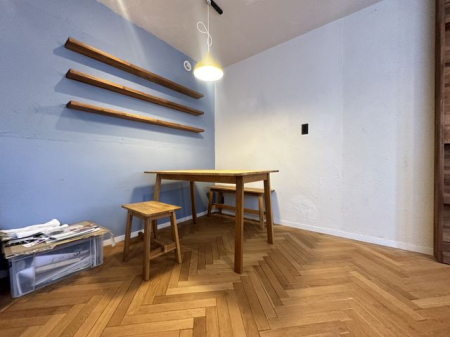 ���r���O �Ƒ��c���̎����߂����k�c�j�̗l�q�B�Ƒ������R�ƏW�܂肽���Ȃ�悤�ȁA�������Ƃ��낰���Ԃł��B���邢�z�˂����������ޖ����̋�ԁB