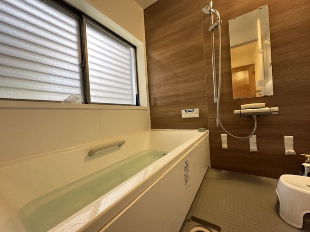 ���� �������̂�����ʏ��́A�V���v���ł���Ȃ���@�\�I�ȃf�U�C���������B�L�߂̃X�y�[�X�Ǝ��[���[�����Ă���A�����̐g�x�x�₨����ꂪ�X���[�Y�ɍs���܂��B