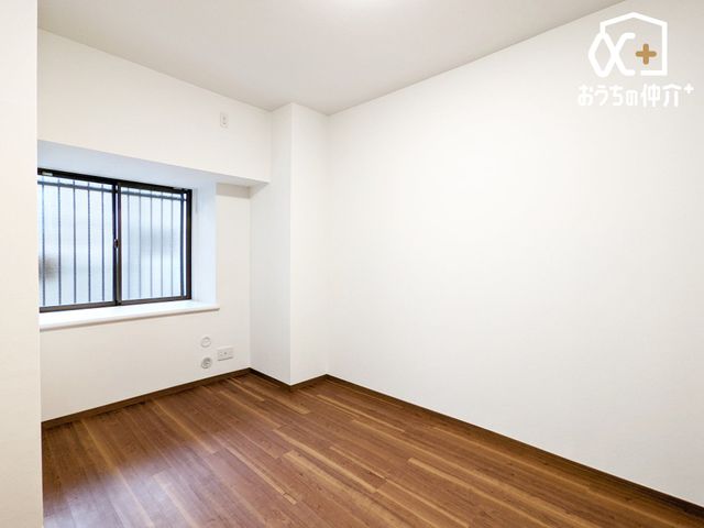 �Q�� �����������炩���������ގ�Q���B�����������ؖڂƔ��ǂ��S�n�悭�A���[�[���B�x�b�h��f�X�N���u����L���ŁA�Â��Ȏ��Ԃ���ވꎺ�B���͑u�₩�ȕ����ʂ�A��͂������x���ł��܂��B