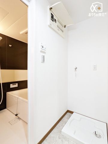 ���ʑ�E���ʏ� �����h���[�X�y�[�X�ł��B���ʑ�Ɨ����̂��΂ɐ���@������z�u�͂ƂĂ��֗��ł��B