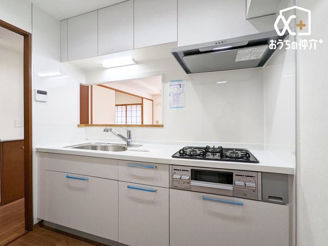 �L�b�`�� �L�b�`������̓��r���O�S�̂����n����Ԏ��ł��B���q�l���V�ԗl�q�������Ȃ���̂�������_�C�j���O�e�[�u���Ŋw�K���邨�q�l�ɂ�����ƃA�h�o�C�X���ł���݌v�ł��B