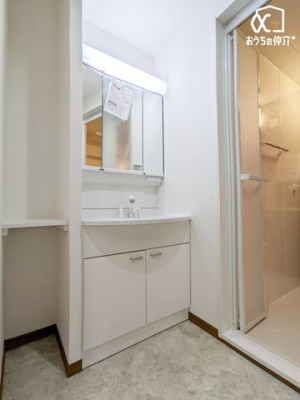 ���ʑ�E���ʏ� �O�ʋ��^�C�v�̐��ʉ��ϑ�ł��B�O�ʋ��^�C�v�̐��ʉ��ϑ�͎g�����肪�ǂ��A�ׂ����������[�ł��܂��B���[������X�b�L���Еt�����ʏ��ł��B