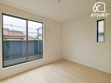 �Q�� �����������炩���������ގ�Q���B�����������ؖڂƔ��ǂ��S�n�悭�A���[�[���B�x�b�h��f�X�N���u����L���ŁA�Â��Ȏ��Ԃ���ވꎺ�B���͑u�₩�ȕ����ʂ�A��͂������x���ł��܂��B