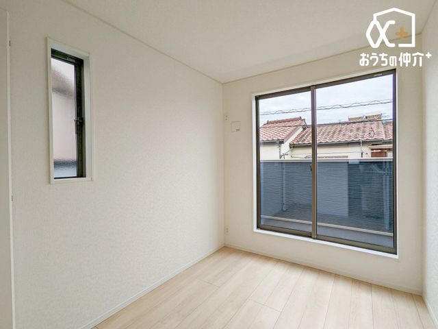 �q������ �q�������ɃI�X�X���ȗm���̗l�q�ł��B�o���R�j�[�ɖʂ��Ă��邽�ߊ��C�����₷���B���邳���\���Ȃ������ł��B