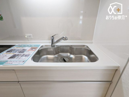 �L�b�`�� �������̂���s�J�s�J�̃X�e�����X�V���N�͍L���č�Ƃ��₷�����B�V���v���Ȑ������D��ۂŁA�����̐􂢕������K�ɂȂ肻���B���|���ȒP�����ŁA�Ǝ��̌������オ��A�L�b�`���ɗ����Ԃ����S�n�悭�Ȃ�܂��ˁB