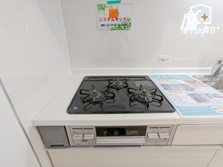 �L�b�`�� �����ɒ������ł��Ă��������͂��ǂ�3���R�����̃L�b�`���ł��B�������͖����̂��ƂȂ̂Ō����ǂ����������ł���̂͊������ł��ˁB