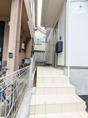 ���� �O���猩�����ւ܂��̗l�q�ł��B���񌻒n�ɑ����^��ł����������������������B