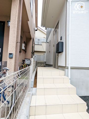 ���� �O���猩�����ւ܂��̗l�q�ł��B���񌻒n�ɑ����^��ł����������������������B