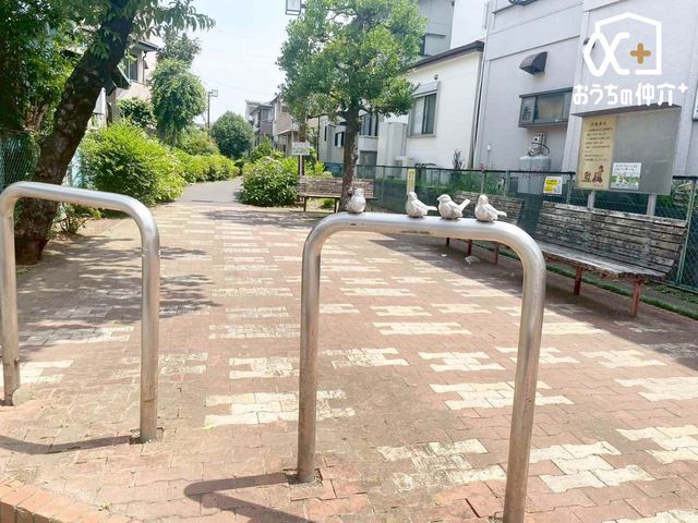 ���ӊ� ���R�P�u��1�Βn �k��8���B���s�҂Ǝ��]�Ԃ��ʂ��΂̂���ׂ��ʘH�ł��B 620m