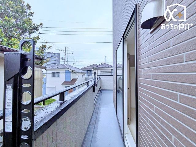 �o���R�j�[ ������̖��邳�����͂̃o���R�j�[�B����ꂽ�X�y�[�X�ł��A�S�n�悳�Ǝ��p������������m�ہB
