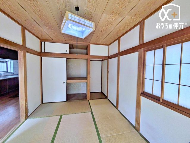 ���̑� ���r���O�ɗאڂ���6���a���B��������������A�q�Ԃ₭�났��ԂƂ��Ă����􂵂܂��B�a�̎���������鐮������Ԃł��B