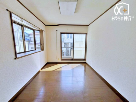 �Q�� �o���R�j�[�ɖʂ����Q���́A�����𗁂тȂ���ڊo�߂�S�n�悳�ƁA�J�������y���߂��ґ�ȋ�Ԃł��B