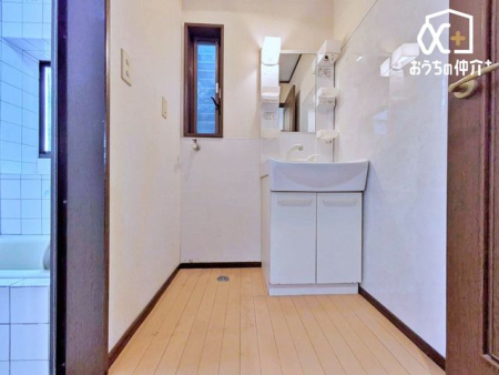 ���ʑ�E���ʏ� �������̂���V���v���ȃf�U�C���B���ʂ̂Ȃ��݌v�ŁA��������Ƃ�����Ԃ����͂̒E�ߏ��B