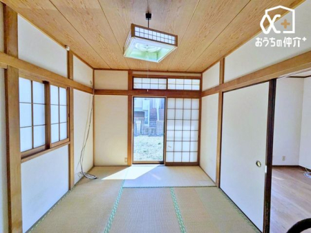 ���̑� ���r���O�ɗאڂ���6���a���B��������������A�q�Ԃ₭�났��ԂƂ��Ă����􂵂܂��B�a�̎���������鐮������Ԃł��B