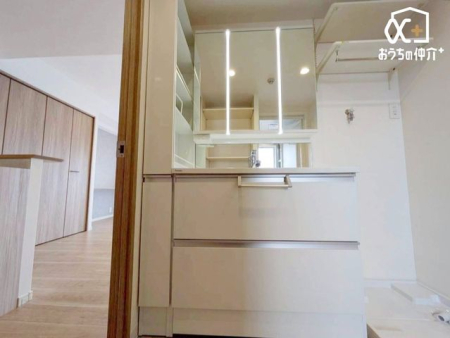 ���ʑ�E���ʏ� �`Wash room�`�O�ʋ��^�C�v�̐��ʉ��ϑ�ł��B���̗�������o���ɂ���������[�ł��܂�