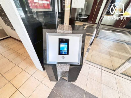 �G���g�����X �I�[�g���b�N�̃}���V�����ł��B