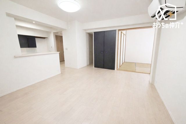 ���r���O �`Living�`�����݂̂���i�`�������e�C�X�g��LDK�B�̂�т肭�낮�\�t�@��A���H�����y���ރ_�C�j���O�Z�b�g��u���Ă��������͂���܂���B