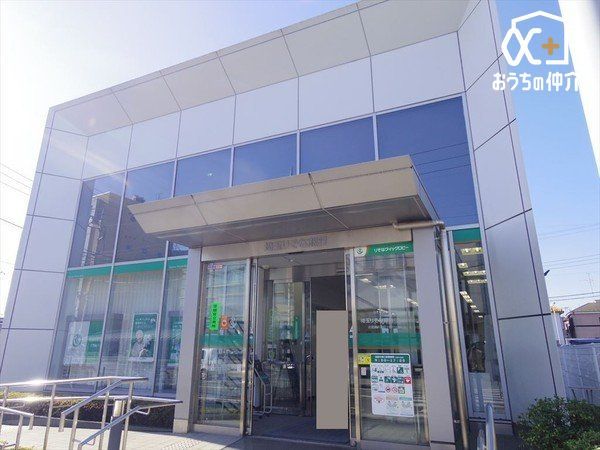 ���ӊ� �k��4���B�y��ʂ肻�ȋ�s��������X�z�c�Ǝ���9��00���`12��00��13��00���`17��00��(�y����x��)�@�Ԉ֎q�Ή��̓���� 320m