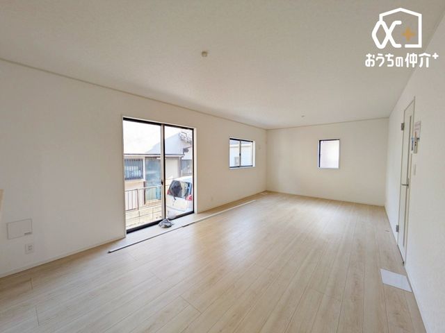 ���r���O -