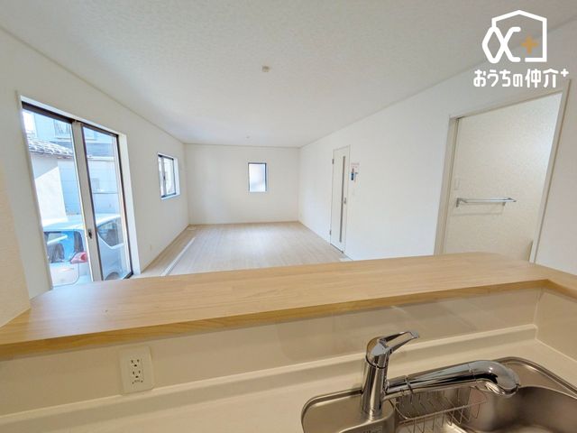 ���r���O -