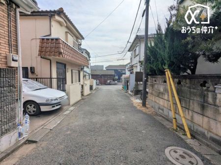 ���n�O�ώʐ^ ������悤�Ȑ��w�i�ɁA���X�ƘȂޓ@��́A���z�̉��b�𑶕��Ɏ󂯂�B�L�т₩�ŊJ���I�Ȓ��]�ƁA�����Ղ�ƍ~�蒍���z���ɁA�����ɏZ�܂��ґ�������Ǝ������Ē����܂�