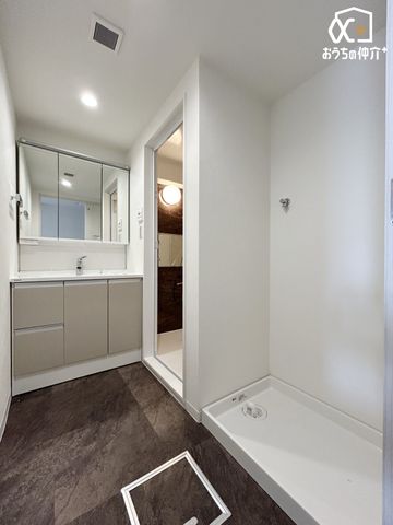 ���ʑ�E���ʏ� ����@�X�y�[�X�Ɛ��ʒE�ߏ��̗l�q�ł�