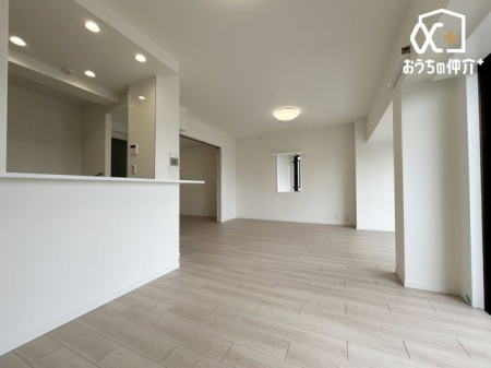 ���r���O �p�����ɂ�2�ʍ̌��Ŗ��邢���r���O