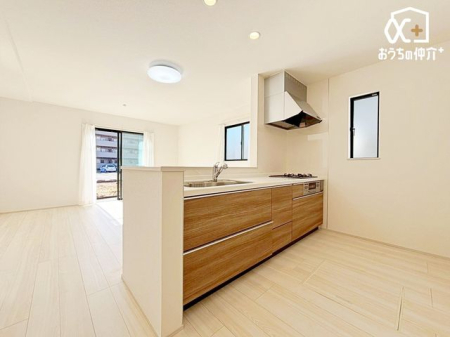 ���r���O ���r���O