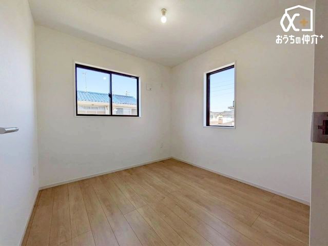 ���̑����� 2�ʍ̌��̖��邢�m���̗l�q�ł��B