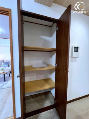 ���[ ���r���O�ɂ���֗��ȕ����B��R�̉ו���Ɠd���i�Ȃǎ��[�ł��A���������Еt���܂��B