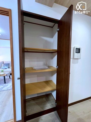 ���[ ���r���O�ɂ���֗��ȕ����B��R�̉ו���Ɠd���i�Ȃǎ��[�ł��A���������Еt���܂��B