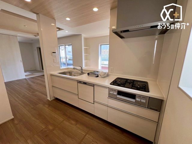 �L�b�`�� �����g���L�b�`�������炱���A�H���̏������y�������ԂɁI�w�Z�������ł��X���[�Y�ɖ��ʂȂ���Ƃł��x�w���������ȒP�ɂł���x�ȂǁA���ꂵ���H�v����������I�������y��������L�b�`���X�y�[�X�ł�