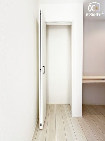 ���[ ���r���O�ɑ����t���[�X�y�[�X�ɂ�����[�̗l�q�B