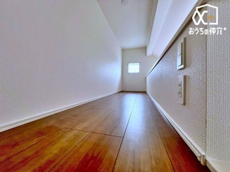 ���[ ���낢��ȉו������[�ł��郁���b�g��A�q�����тɂ͖��̂���閧��n�̂悤�Ɋ��������ԂƂȂ��Ă���܂��B�ʐ^�ł͂킩�肸�炢�ł������ۂ̓��t�g�Ȃ̂ɁH�Ɗ����Ă���������L���ƂȂ��Ă���܂��B