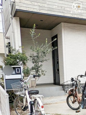 ���� �O���猩�����ւ܂��̗l�q�ł��B���񌻒n�ɑ����^��ł����������������������B