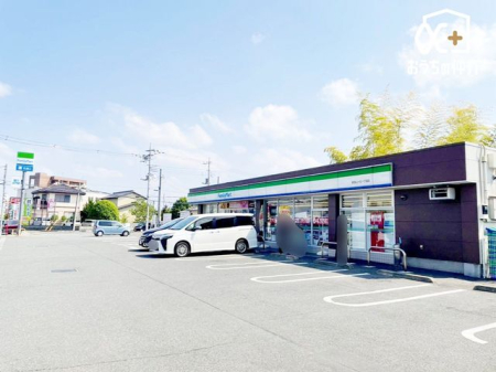 ���ӊ� �t�@�~���[�}�[�g�����R���u�꒚�ړX �k��9���B 650m