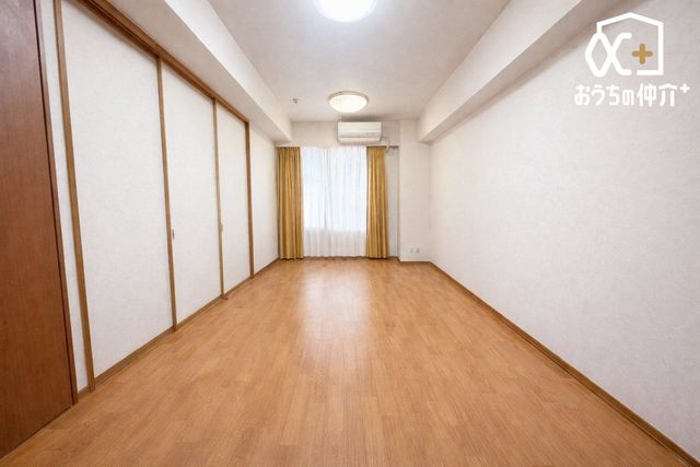 ���r���O �Ƒ��c���̎����߂����k�c�j�̗l�q�B�Ƒ������R�ƏW�܂肽���Ȃ�悤�ȁA�������Ƃ��낰���Ԃł��B���邢�z�˂����������ޖ����̋�ԁB���Ƌ���������b�f�C���[�W�摜�ł��B