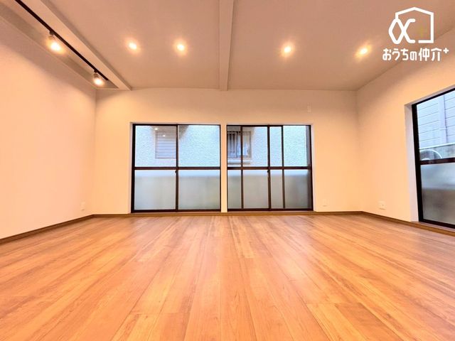 ���r���O �R�~���j�P�[�V�������L����_�C�j���O�I