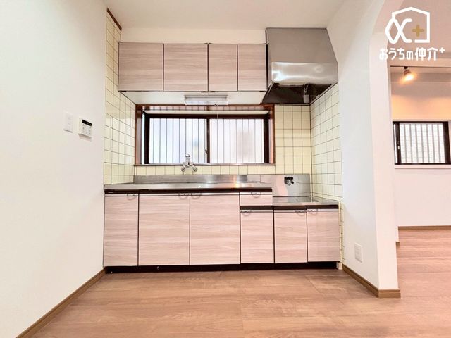 �L�b�`�� ���[�L�x�ŃX�b�L���Еt���L�b�`���ł��B