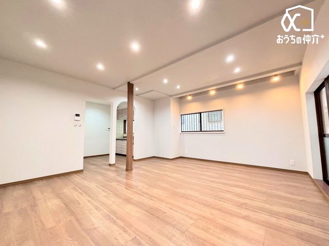 ���r���O �Ƒ��c���̎����߂��������̋��