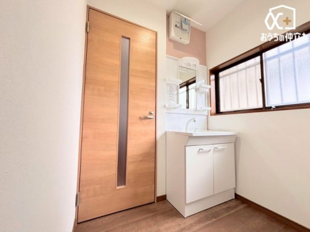 ���ʑ�E���ʏ� �i�Ɨ����ʁj�Ɨ����ʑ�̈ג��̎x�x�͂������Ƒ傫�ȃX�y�[�X�ŁB