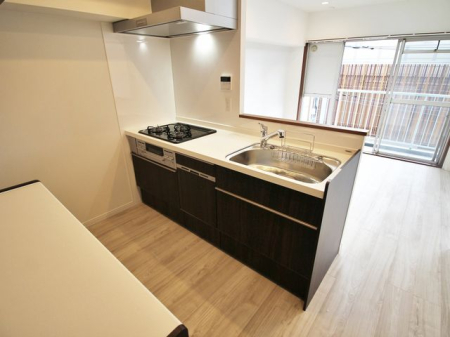 �L�b�`�� �L�b�`������̓��r���O�S�̂����n����Ԏ�B�����Ȃ��q�l���V�ԗl�q�������Ȃ���̂�������A�_�C�j���O�e�[�u���Ŋw�K���邨�q�l�ɂ�����ƃA�h�o�C�X���ł���݌v�ł��B