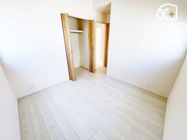 �q������ �q�������Ƃ��Ă��\���ȍL�������邨�����ł��B�Ƒ��X�̈��炬�̋�Ԃ��m�ۂł��A�v���C�x�[�g�ȃx�b�h���[���͕�炷���̊����ő���グ�������̂ł��B