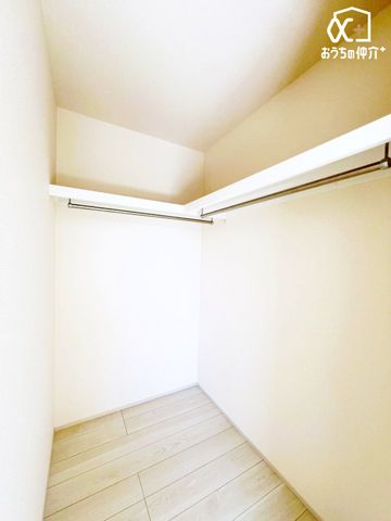 ���[ �E�H�[�N�C���N���[�[�b�g���������܂��B�G�ߕ��̗m����A�X�[�c�P�[�X�Ȃǂ̑�^�p�i���y�X���[�ł��A���L�����g�����������܂��B