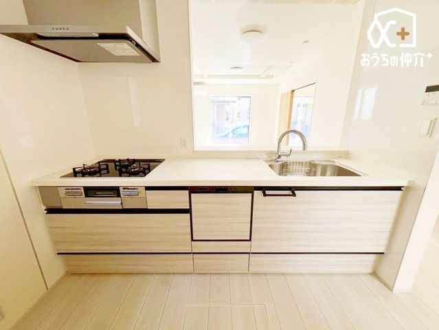 �L�b�`�� �����g���L�b�`�������炱���A�H���̏������y�������ԂɁI�w�Z�������ł��X���[�Y�ɖ��ʂȂ���Ƃł��x�w���������ȒP�ɂł���x�ȂǁA���ꂵ���H�v����������I�������y��������L�b�`���X�y�[�X�ł�