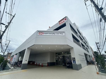 ���ӊ� �I�[�P�[�c���ŋv�ۓX �k��10���B�c�Ǝ��ԁF8:30-21:30�H�i���͂��߁A�y�؂�y�����p�i��̔����Ă��܂��B���ԏ�F���� 740m