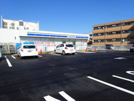 ���ӊ� ���[�\���������ŋv�ے��꒚�ړX �k��5���B24���ԉc�Ɓ@�{���X�������Ɉʒu���Ă��܂��B ���ٓ���z�b�g�X�i�b�N�A�J�t�F�Ȃǂ̈��ݕ���̔����Ă��܂��B 330m