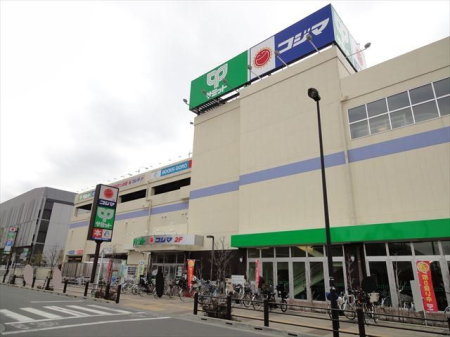 ���ӊ� �T�~�b�g�X�g�A���䒬�X �k��13���B�c�Ǝ��ԁ@9:00�`23:00���ԏ�  450��i���A�Ԃ����g�p�җp 7��j 990m