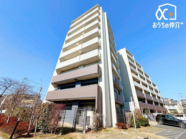 ���n�O�ώʐ^ �������R���u���R���v�w�܂œk����14���B�^�J�����[�x���̕����}���V�����ŁA�ߗׂɂ͏��Ǝ{�݂��[�����A�ߗׂɏ���̗���闎���������Z���̃}���V�����ł��B